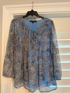 Woman’s Tommy Hilfiger Blue Paisley Tie-Neck Women's Blouse / Size L